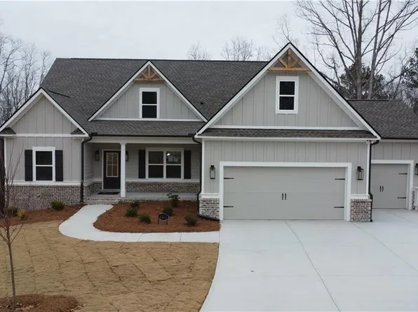 1095 Hawthorn Ct, Loganville, GA 30052