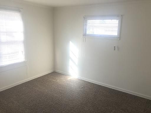 4th image of 215 W Sussex Ct