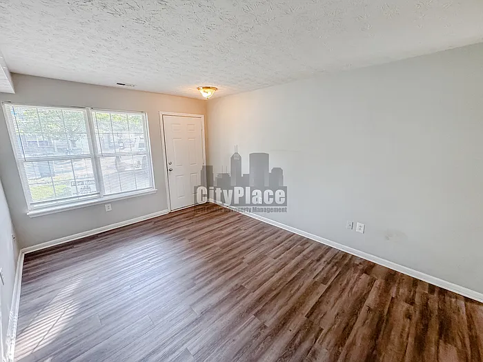 2946 Carson Dr — Photo 5