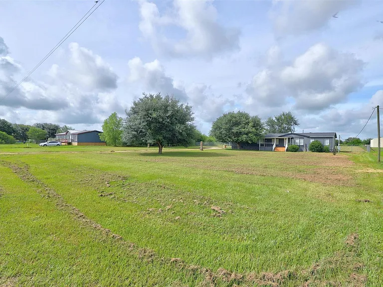 1955 Lauren Ln — Photo 37