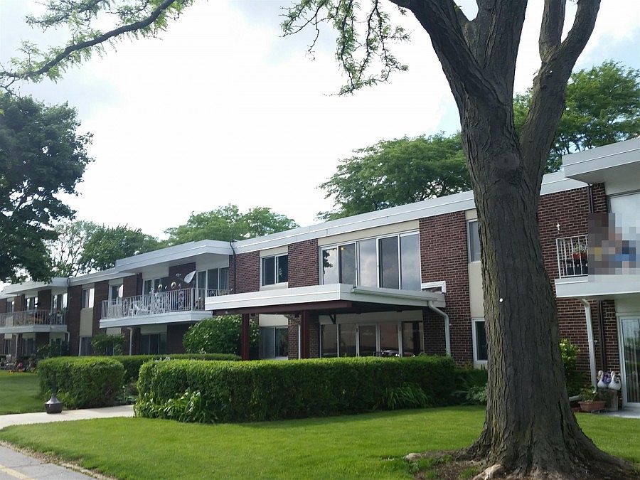 100 Deborah Ln Wheeling IL Zillow