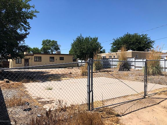 2nd image of 1106 N Buena Vista Ave