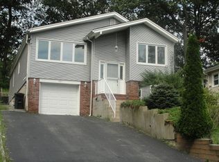 527 Davsel Rd, Landing, NJ 07850