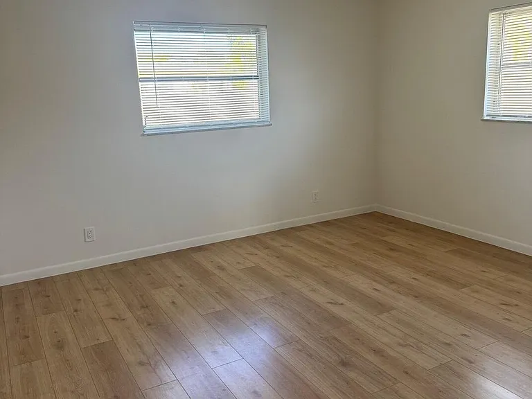 1550 NW 70th Ter — Photo 17