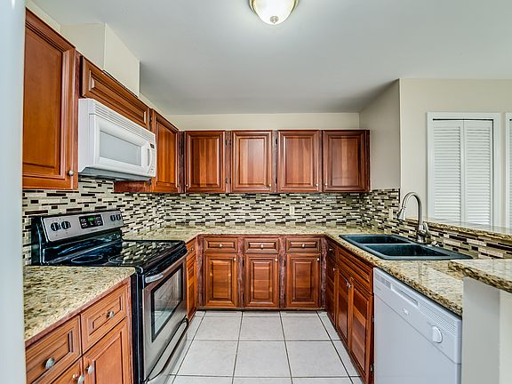 2nd image of 192 Dahlia Village Cir