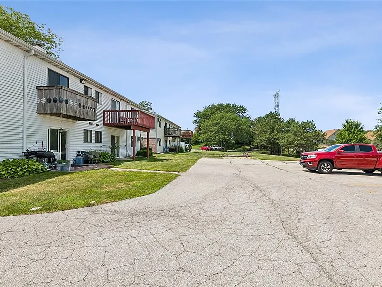 386 Echo Ln #4 — Photo 10