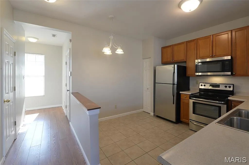 2 bed, 1.5 bath, 1114 sqft, $1,495 — Photo 2