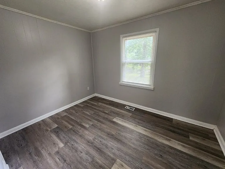 1805 W 35th St — Photo 13