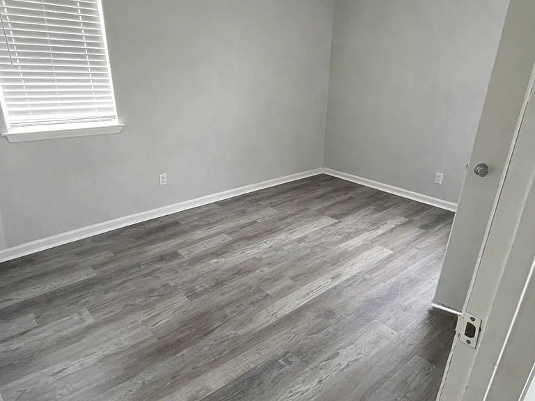 327 Sunrise Ave #12 — Photo 6
