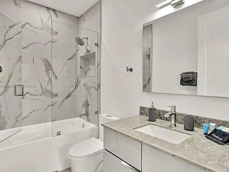 2100 Miami Rd #202 — Photo 25