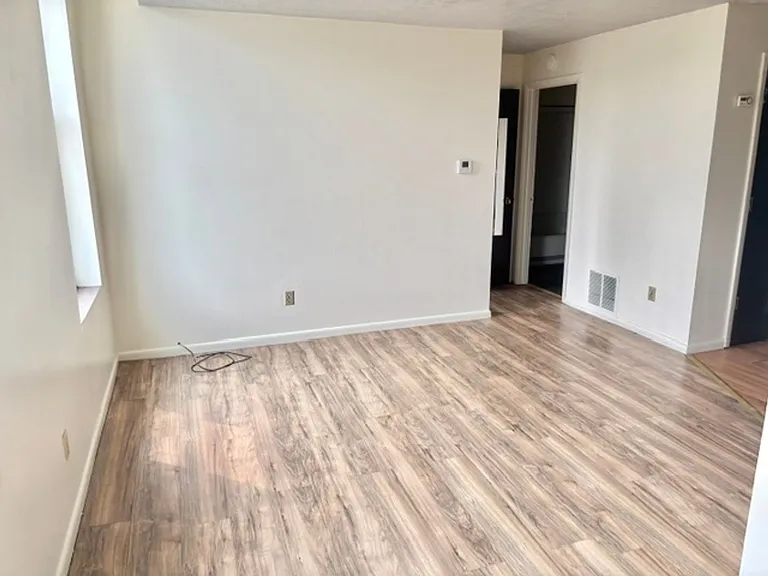 570 Miller Ave — Photo 7