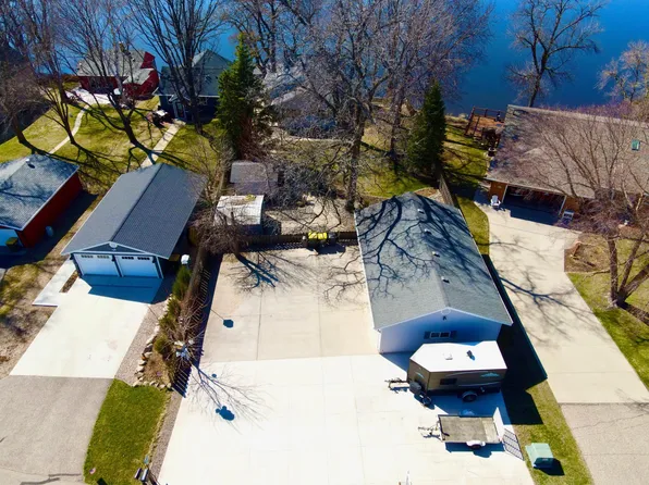 5134 E Eagle Lake Rd, Willmar, MN 56201