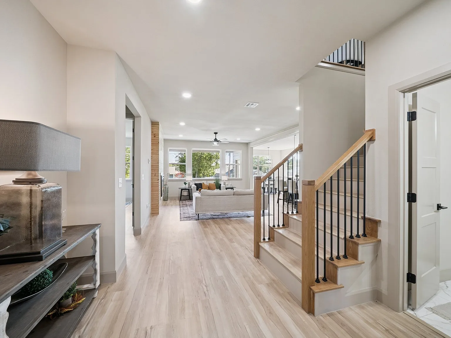 3 bed, 2.5 bath, 2660 sqft, $2,700 — Photo 3