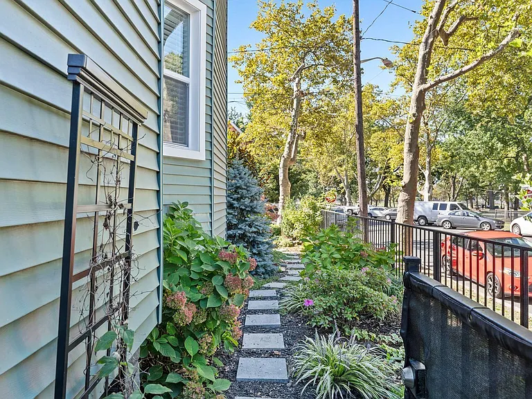 76 Condict St #HOUSE — Photo 40