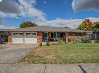 2725 NE 17th St, Gresham, OR 97030