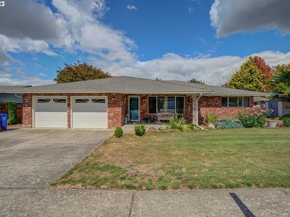 2725 NE 17th St, Gresham, OR 97030