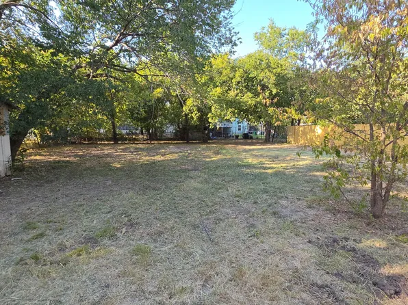 1013 E Tennie St, Gainesville, TX 76240