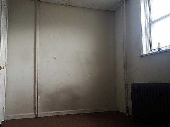Apt 1 Bedroom 1