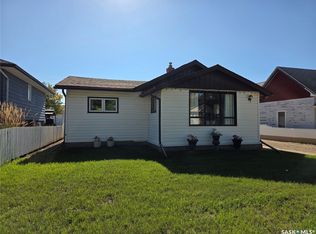 817 Stadacona Street E, Moose Jaw, SK S6H 0K5