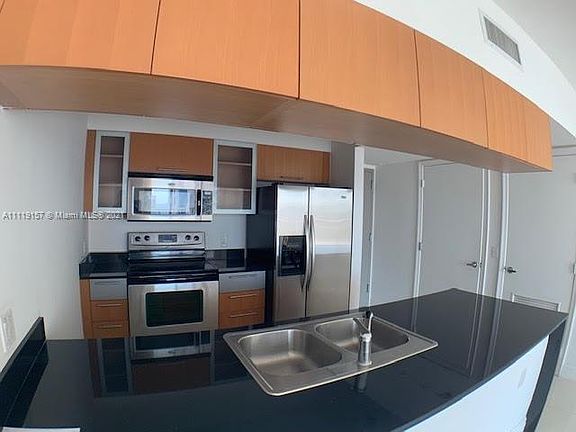 4th image of 1750 N Bayshore Dr APT 3606