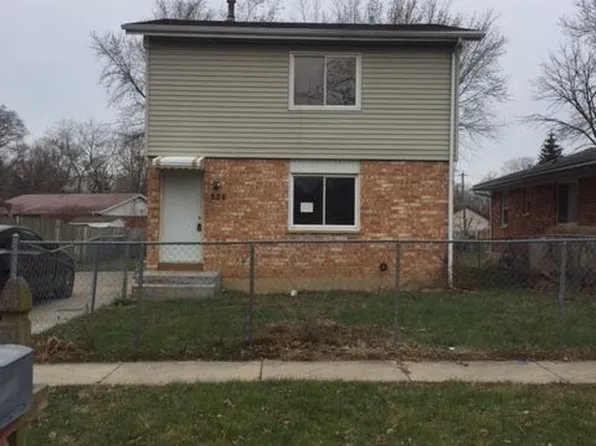 536 Aller St, Elgin, IL 60120