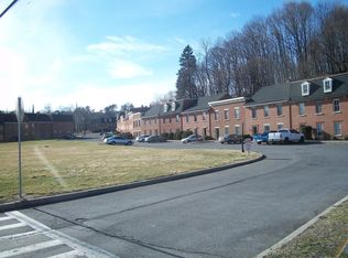 1 Hudson Valley Lndg #B, Kingston, NY 12401