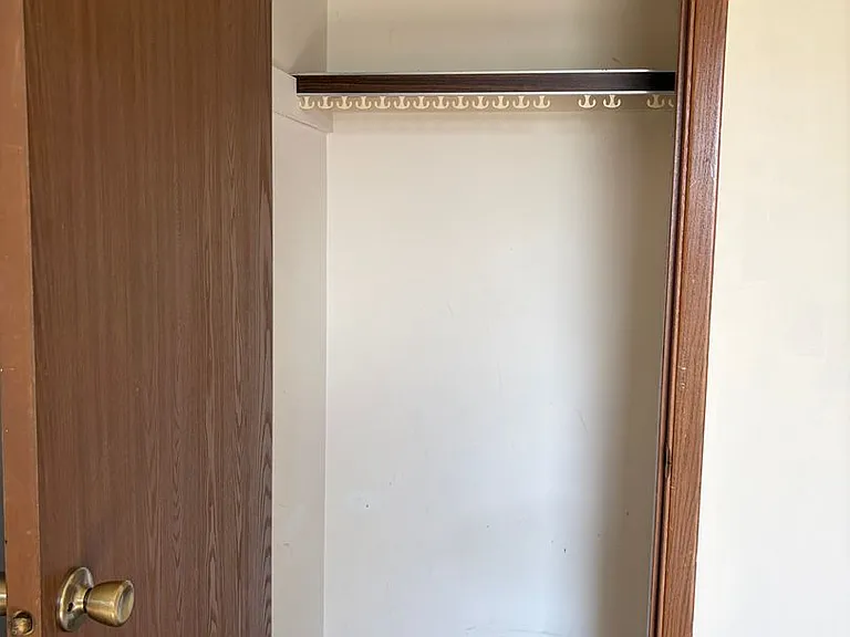 130 S Clay Street — Photo 10
