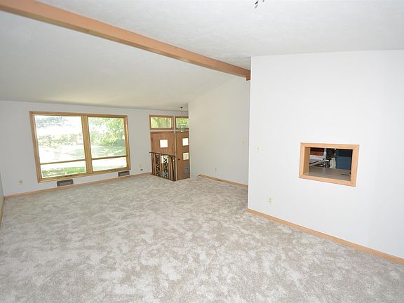 4th image of 3131 Court St