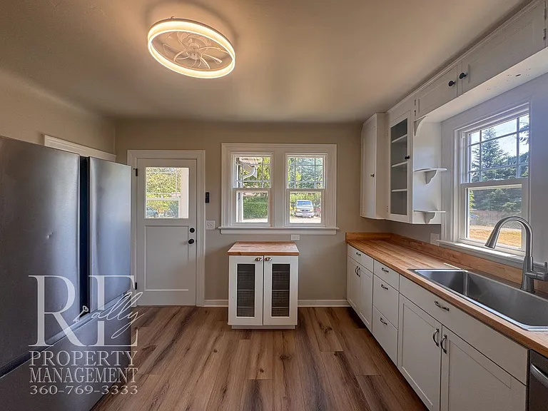 1005 Sidney Ave — Photo 4