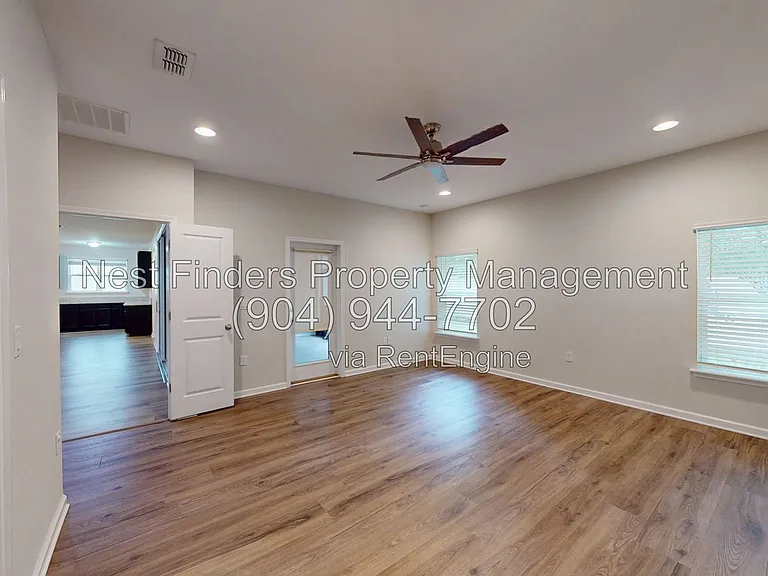 2704 Daylily Ln — Photo 24