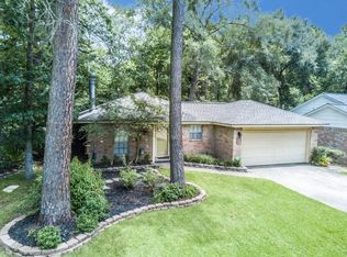 5 Riverbank Dr, Spring, TX 77381