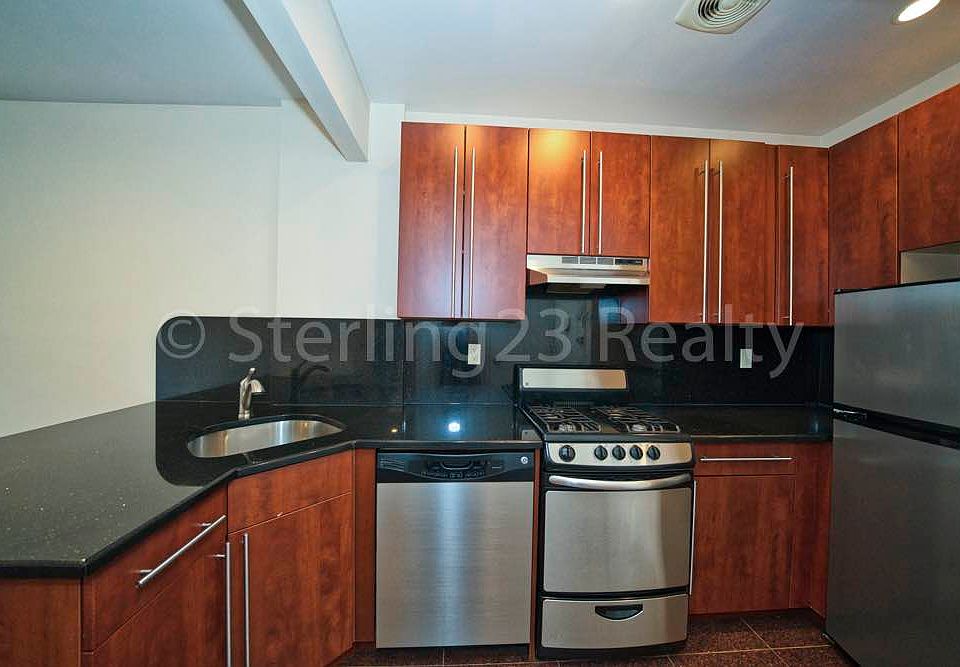 1st image of 2129 31st Ave APT 2A