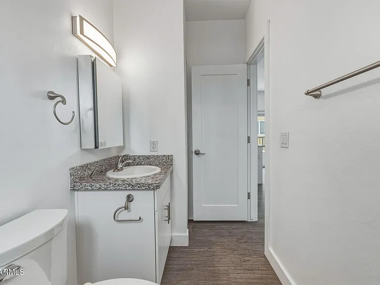 622 N 9th Ave #301 — Photo 16