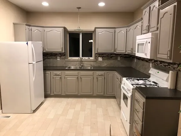 34 8th St, Lucernemines, PA 15754