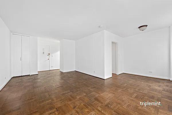 Sold by Triplemint | media 4