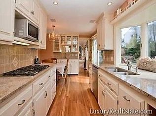 5 Goldthwait Rd, Marblehead, MA 01945