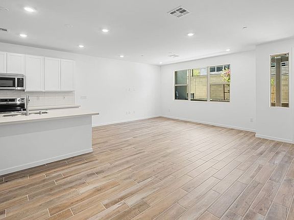 4th image of 1521 Melodic Lark Ln