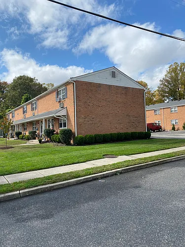 Lincoln Court Apartments Photo 1