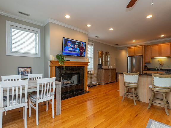 4th image of 1448 W Belmont Ave APT 2