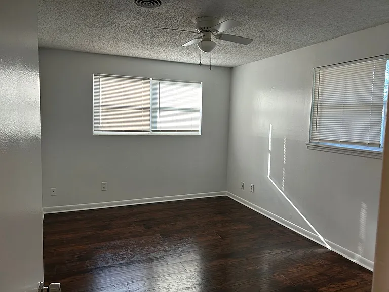 3914 Rodby Dr — Photo 8
