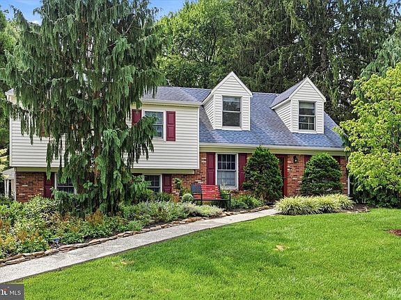 2nd image of 1279 Country Ln