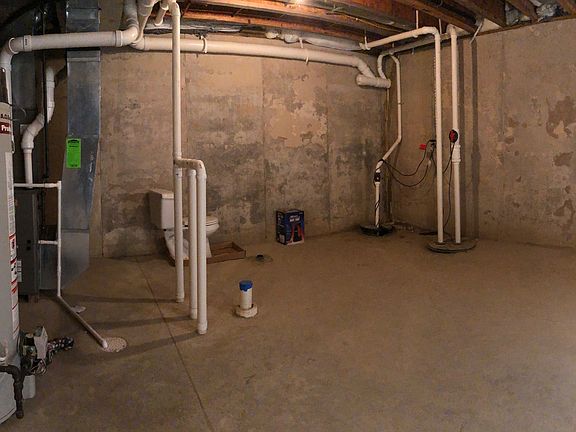 5th image of 2082 White Tail Ct