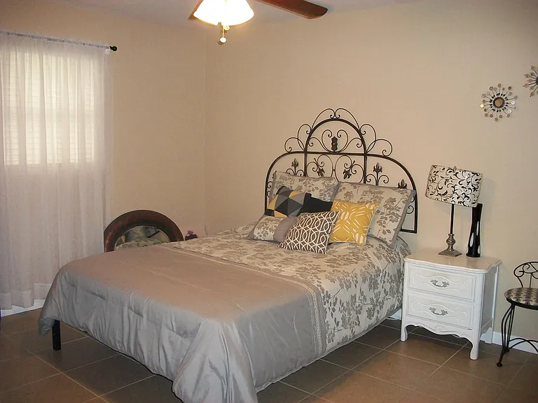 428 NE 16th Pl #4 — Photo 9