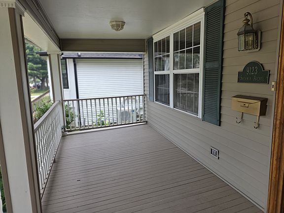 4th image of 9123 Sherman Ave #1