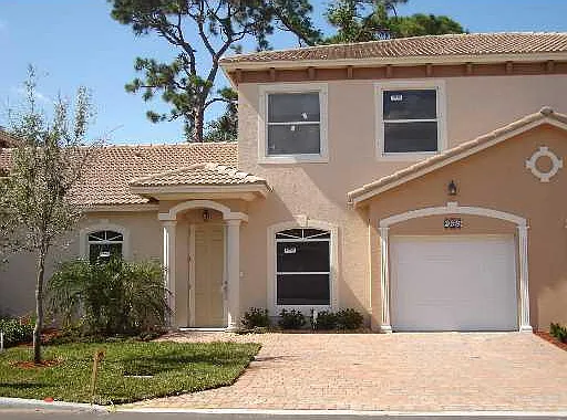 4 bed, 3.0 bath, 2000 sqft, $2,900 — Photo 1