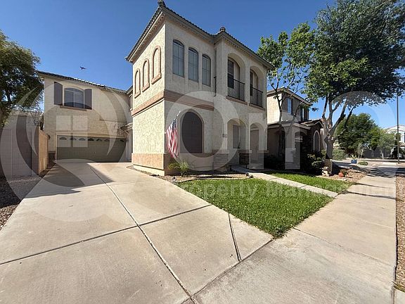 2nd image of 3641 E Moreno St