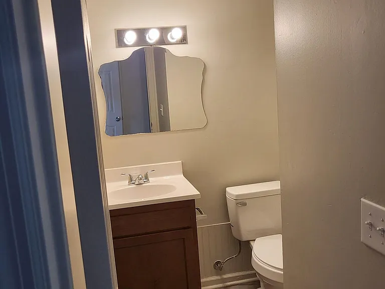 126 Langley Dr #B — Photo 9