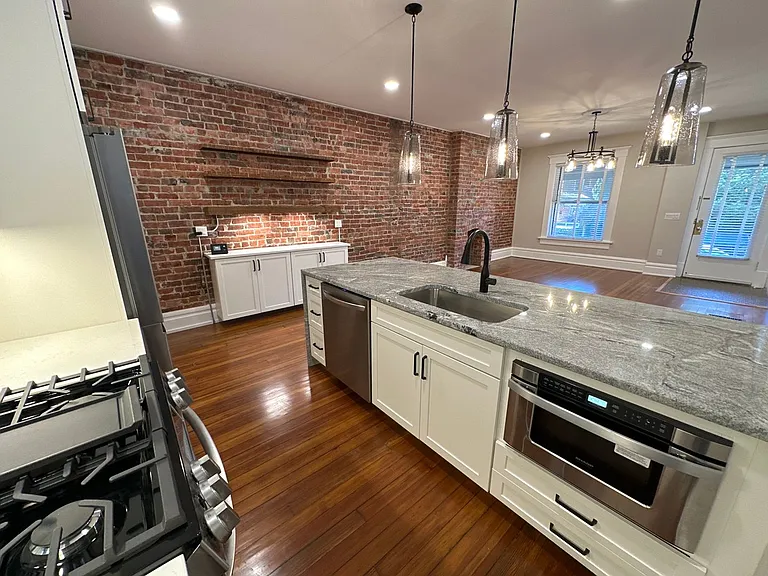 Dennison Ave 866-868 CR — Photo 10
