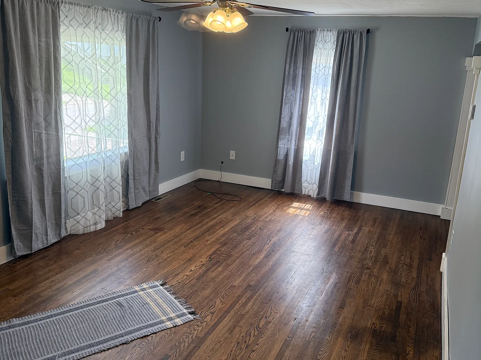 2 bed, 820 sqft, $1,200 — Photo 2