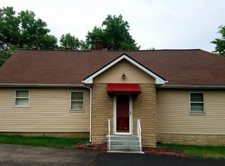 604 Barr St, Carterville, IL 62918